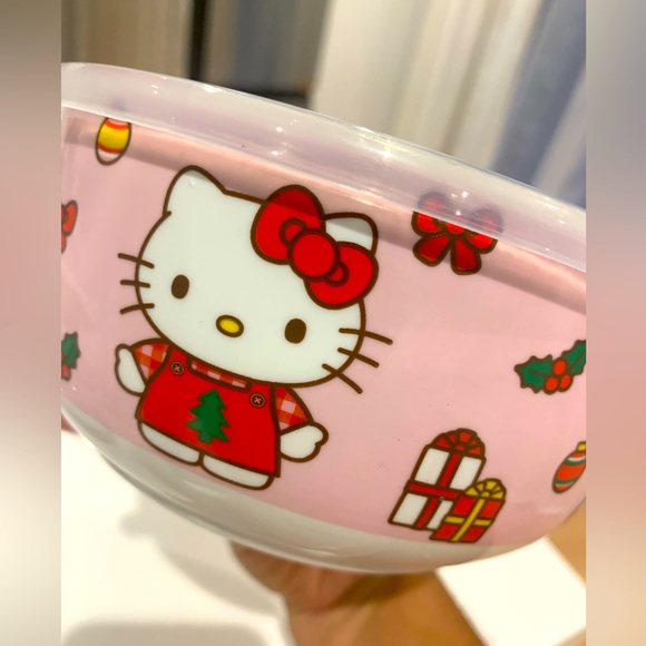🎀🌲 SOLD Hello Kitty Pink Christmas Food Storage Containers 🌲🎀 Set of Three - Picture 6 of 10